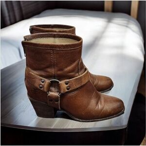 FRYE Harness Boot Back Zip Cognac Leather size 6 B